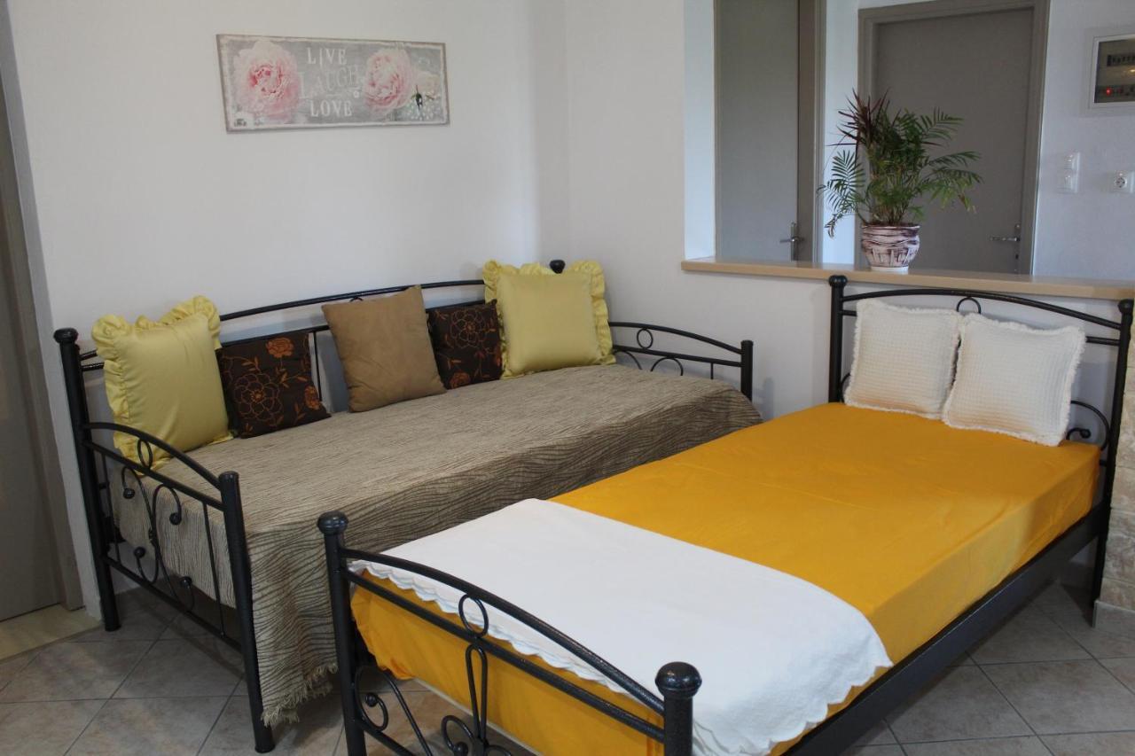 Vakis Apartments 5 Romanó Kültér fotó